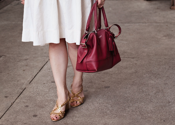 white marc jacobs skirt with prada saffiano leather sandals and coach bag