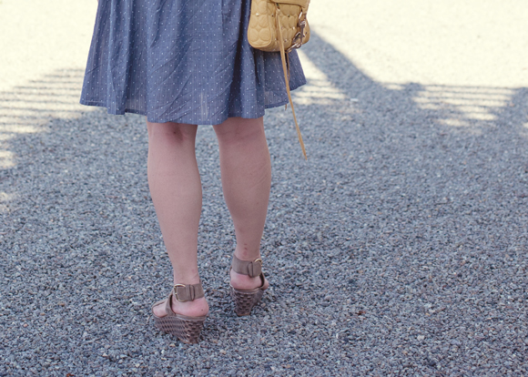 blue cotton dress and stuart weitzman sandals