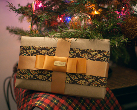 novica premium gift wrapped present