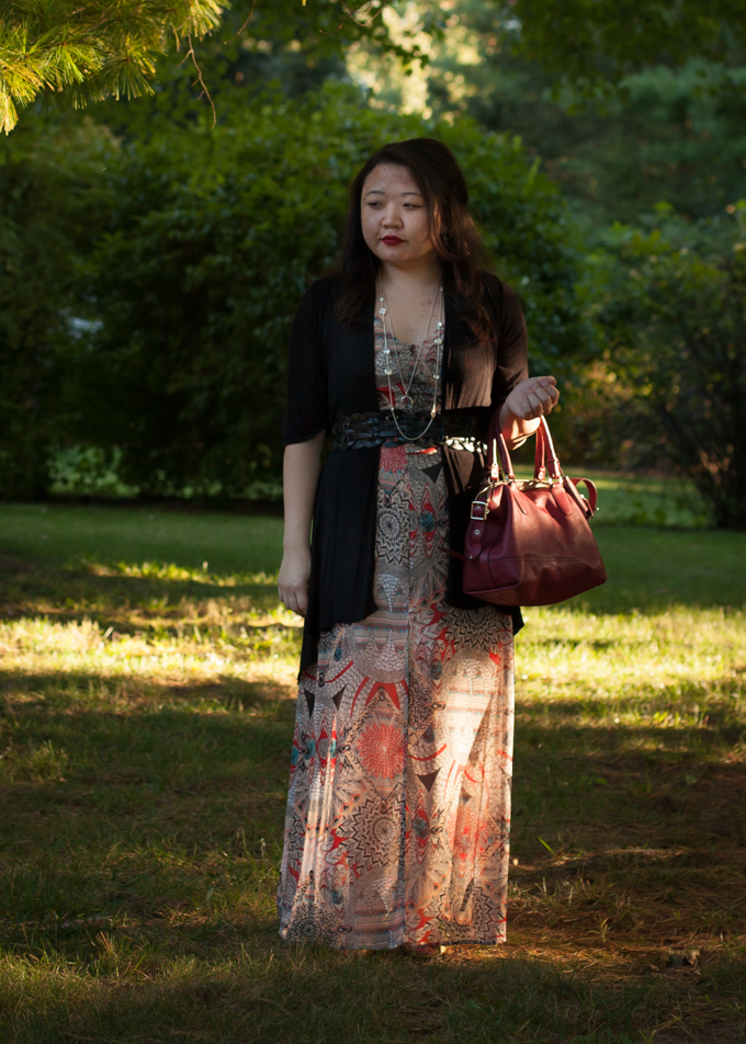 How to wear a light summer maxi dress during fall | summer to fall transition outfit